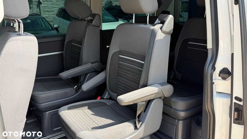 Volkswagen Multivan - 11
