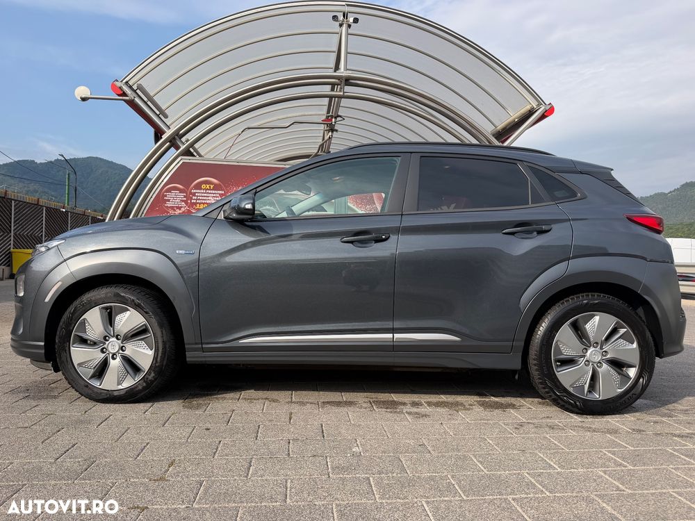 Hyundai KONA - 11