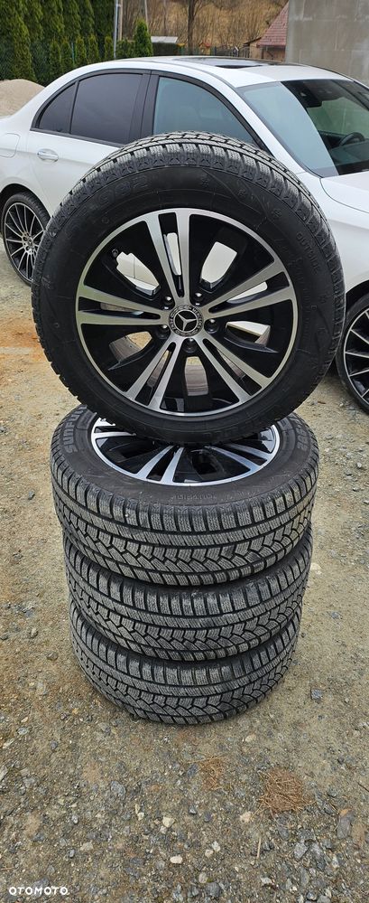 Mercedes-Benz Klasa E 220 d 4Matic 9G-TRONIC AMG Line - 40