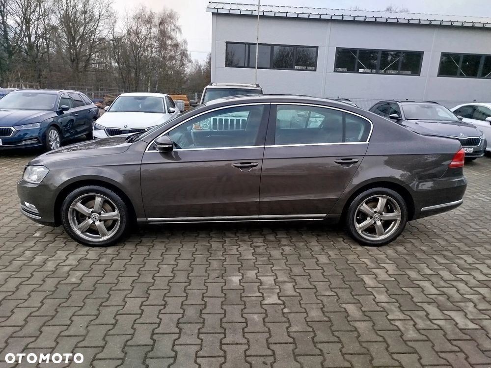 Volkswagen Passat 2.0 TDI Highline - 8