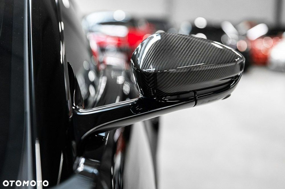 Aston Martin Vantage - 22