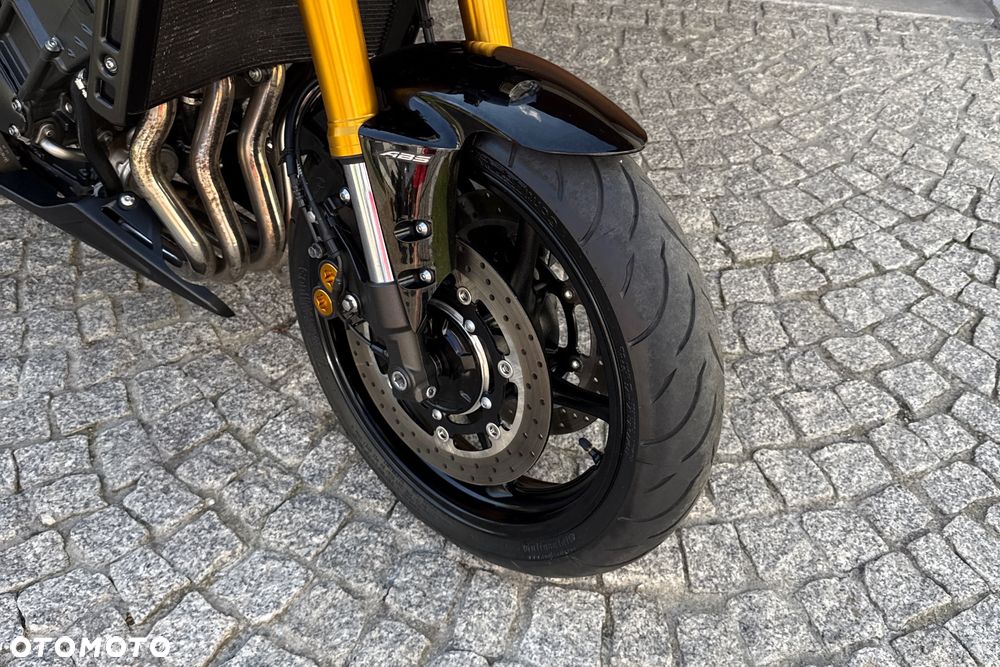 Yamaha FZ8 - 4