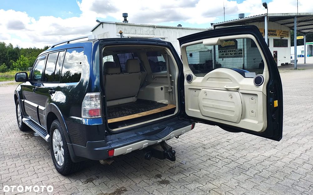 Mitsubishi Pajero - 11
