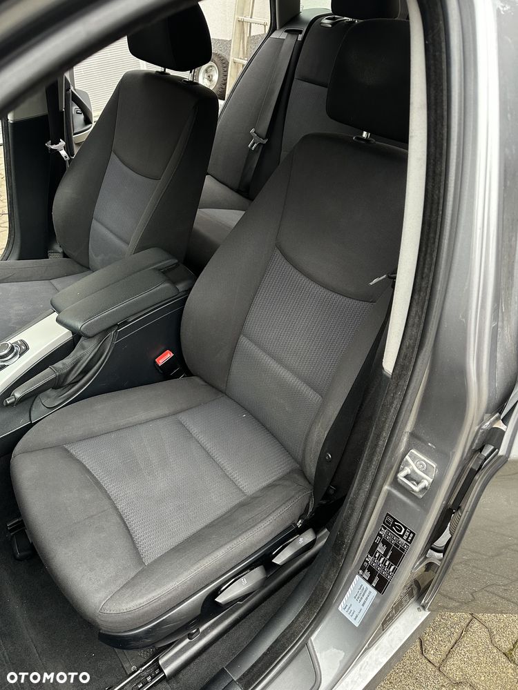 BMW Seria 3 318d DPF - 22