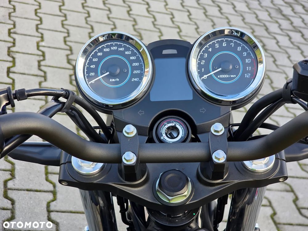 Kawasaki Z 650 RS - 12