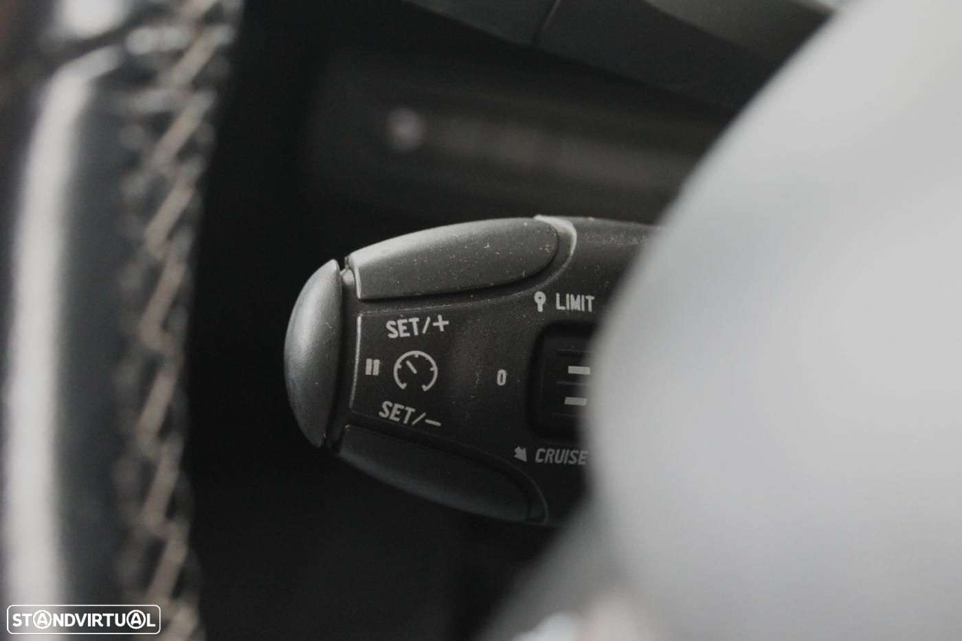 Peugeot 208 1.2 PureTech Allure - 21