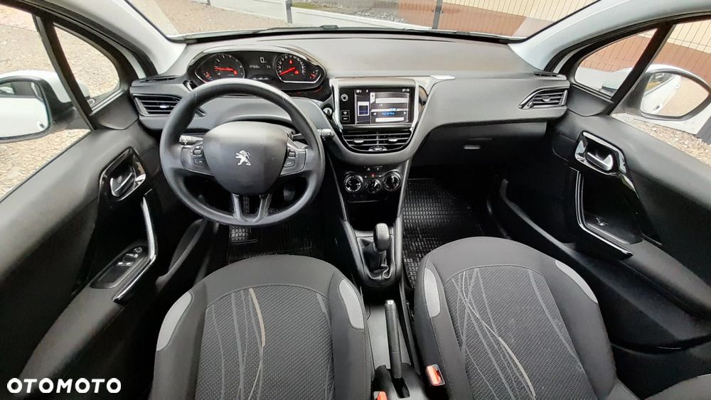 Peugeot 208 - 22