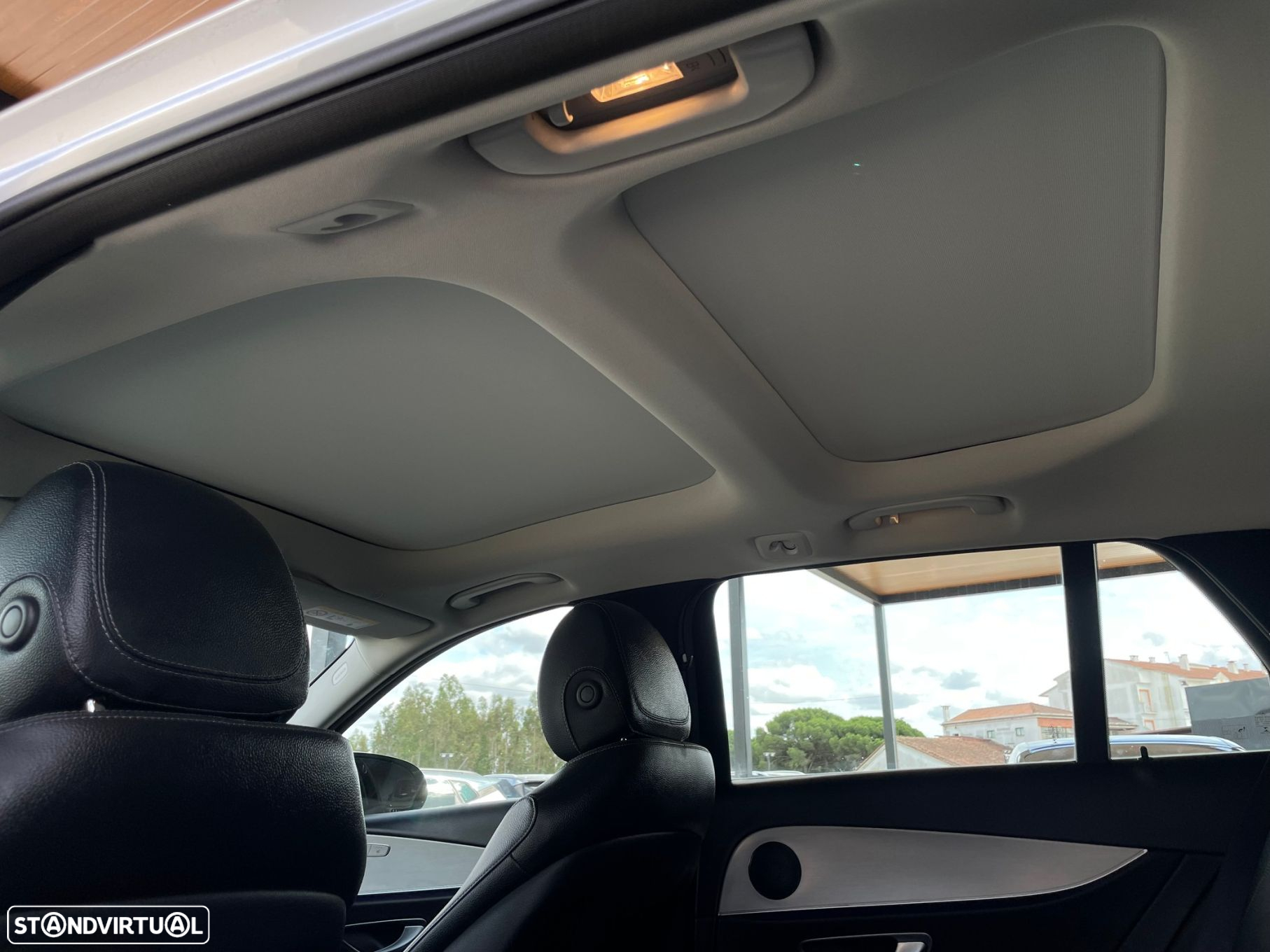 Mercedes-Benz E 300 de Avantgarde 4Matic - 28