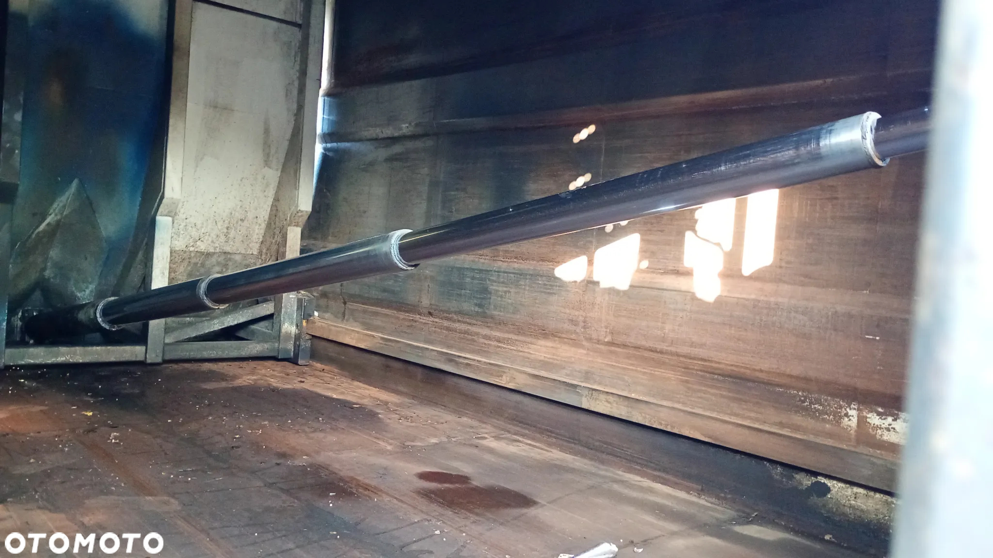 FV. Długi Siłownik  Hydrauliczny dwustronnego działania Obudowa fi 105 mm TŁOK FI 60 mm Rozłożony 226 cm Złożony 140 cm Skok 86 cm Wysuw MASYWNY MOCNY - 7