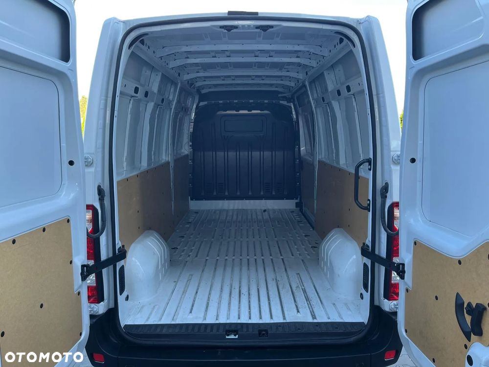 Renault Master 2.3 / DOSTAWCZY / 2023 / 15 TYS PRZEB. - 12