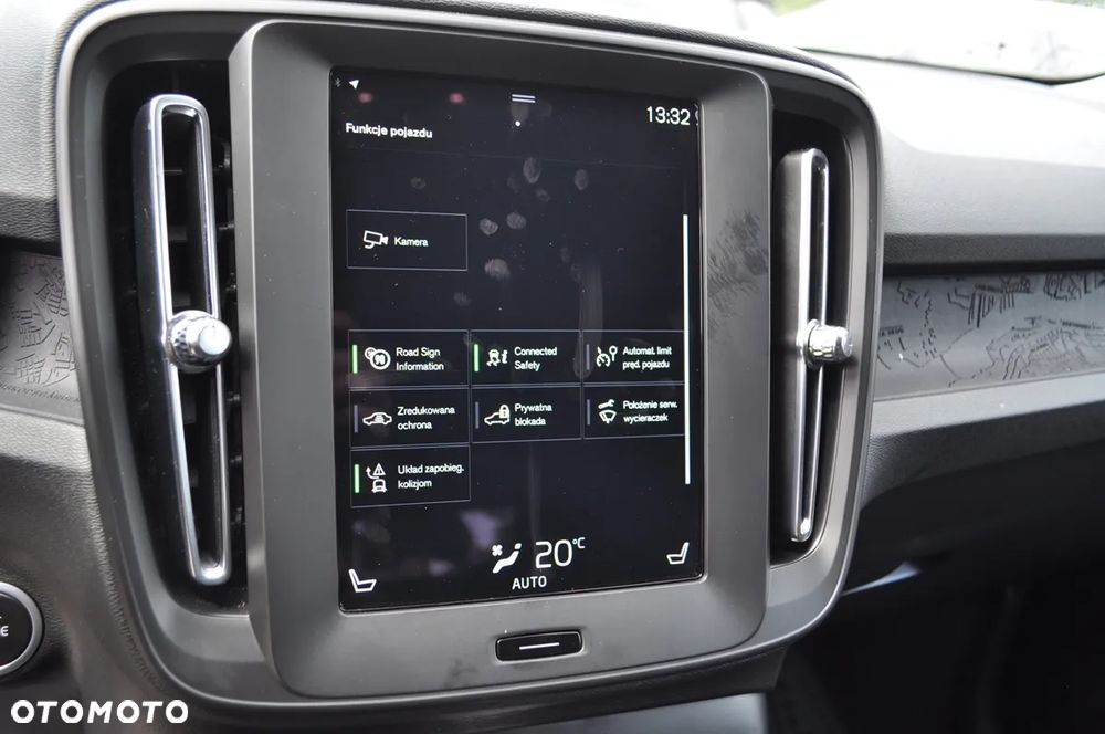 Volvo XC 40 T3 Momentum Core - 29