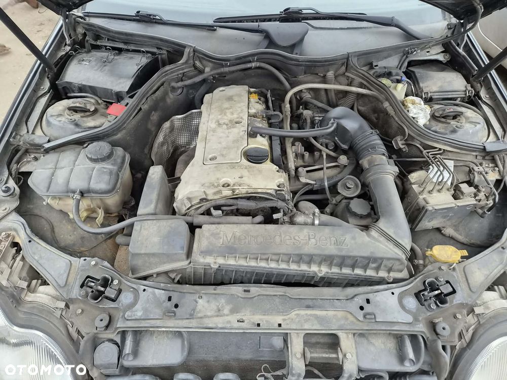 CZĘŚCI - Mercedes C-klasa W203 C180 2,0 16V 129KM M111.951 KOMBI 716633 lakier 197 2002r. INDEX - 9960 - 5