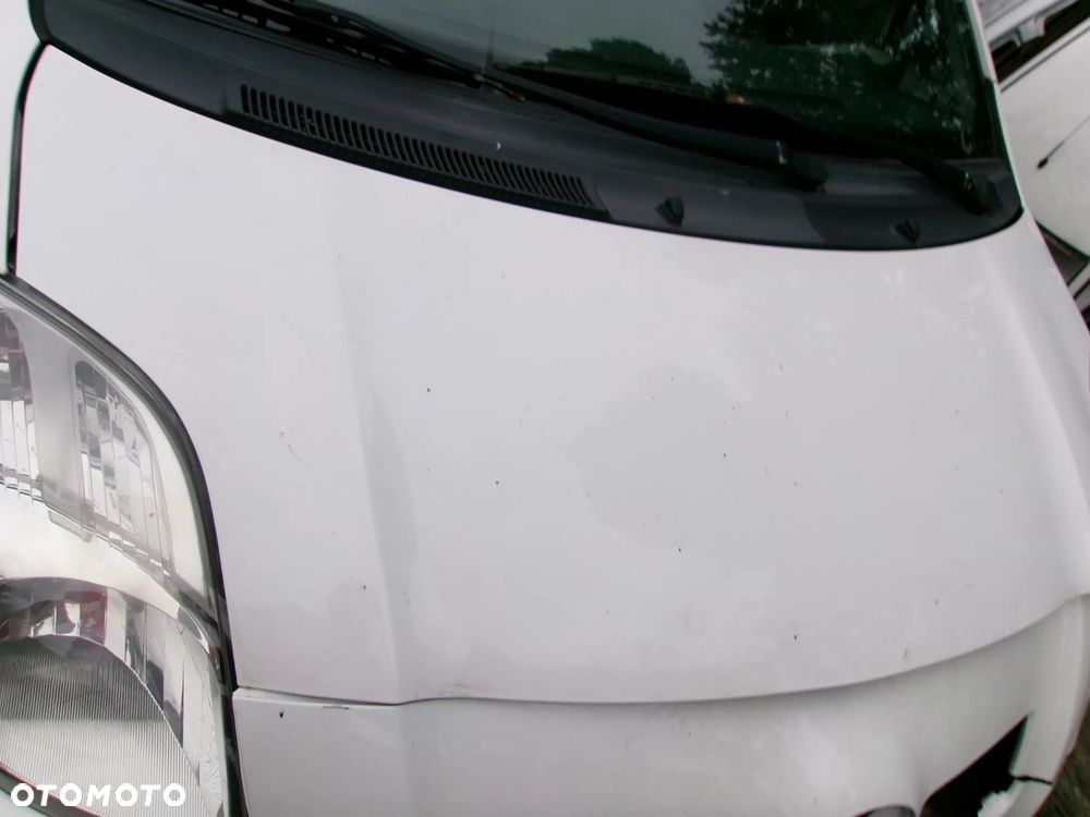 MASKA TOYOTA YARIS II  068 - 1