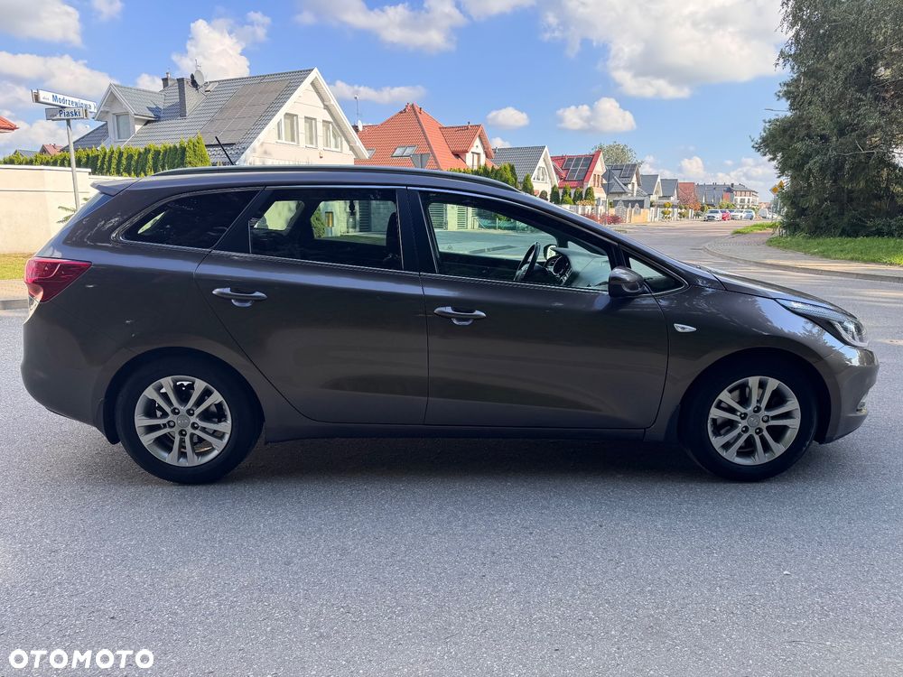 Kia Ceed Cee'd 1.6 GDI Business Line - 8