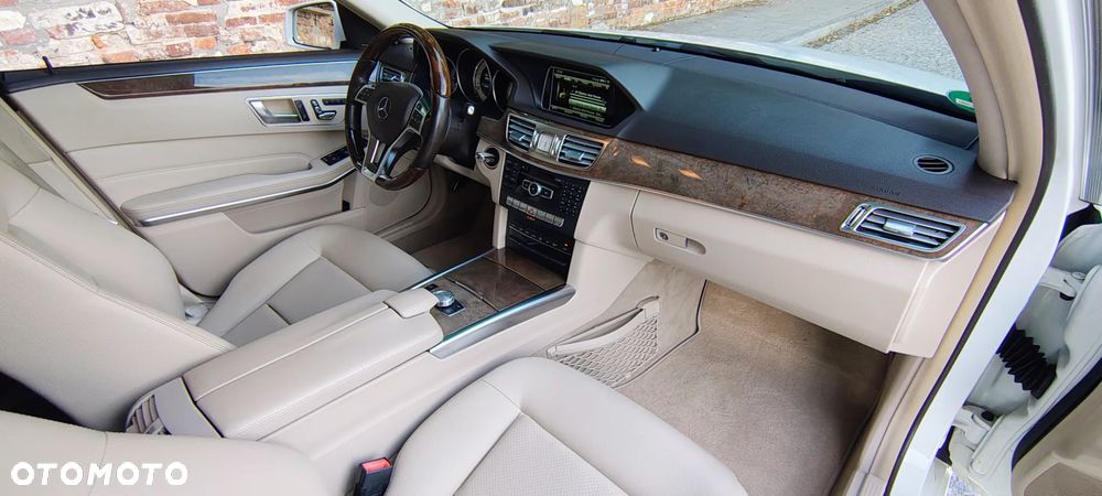 Mercedes-Benz Klasa E 350 4Matic BlueEFFICIENCY 7G-TRONIC Avantgarde - 25