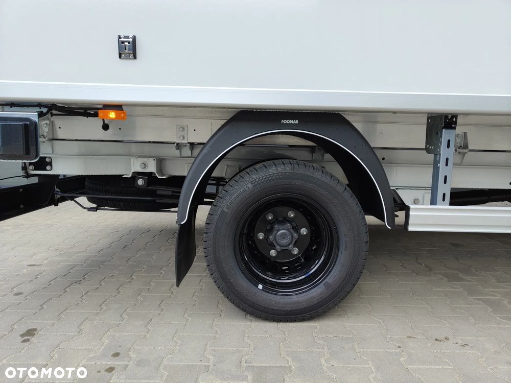 Mercedes-Benz Sprinter - 11