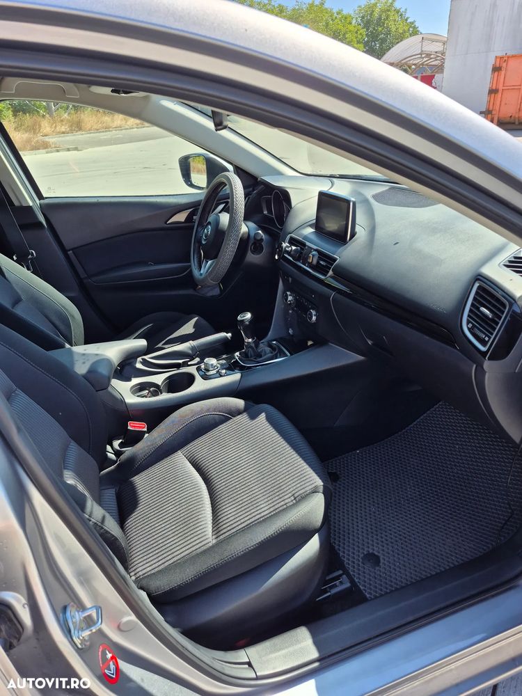Mazda 3 - 8