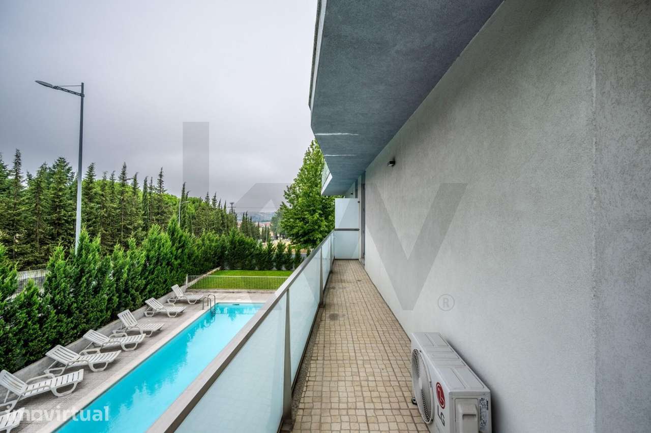 Apartamento T3 com terraço de 120 m2 em condomínio com jardim e piscin - Grande imagem: 4/41