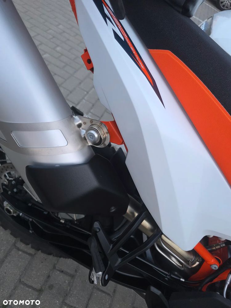 KTM Adventure 890 - 10