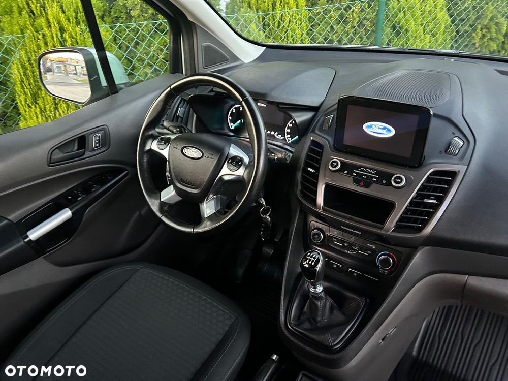 Ford Tourneo Connect Grand - 23