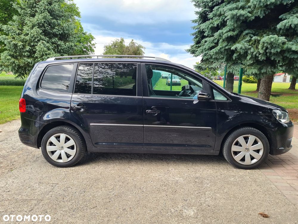 Volkswagen Touran - 11