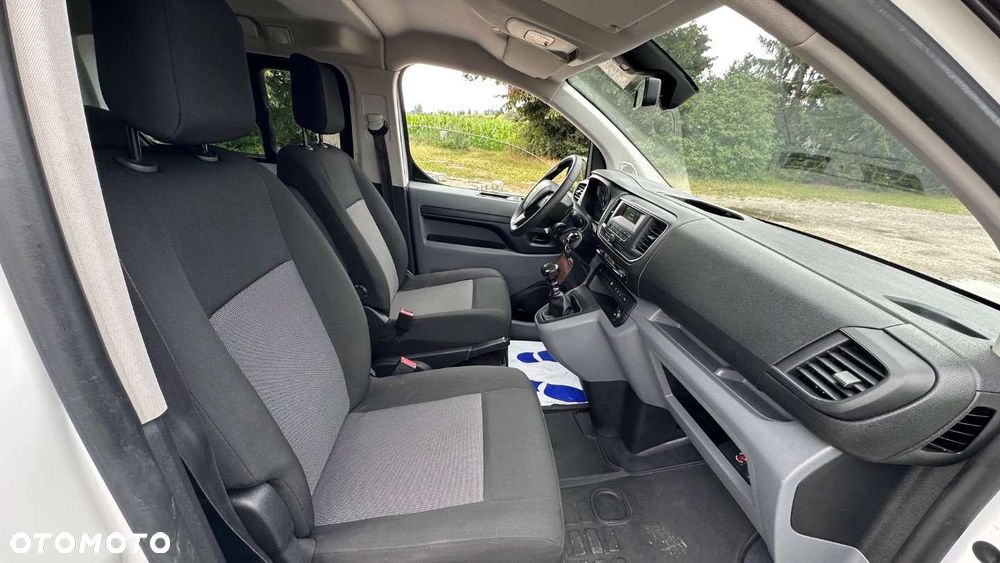 Peugeot Traveller - 18