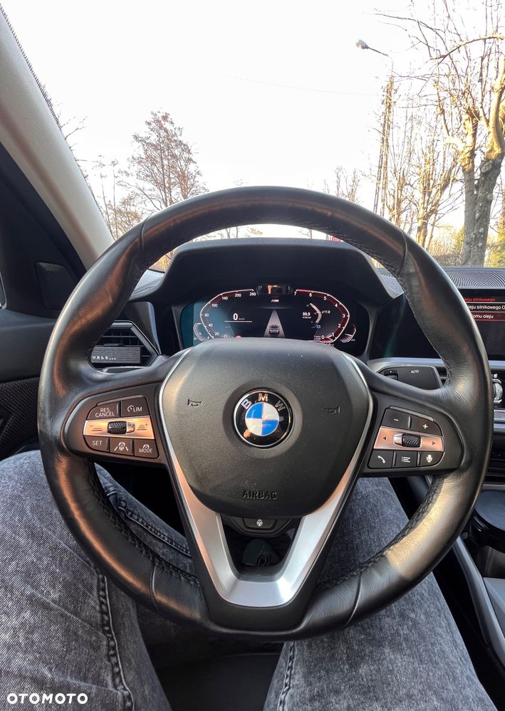 BMW Seria 3 320i xDrive Edition M Sport Shadow - 17