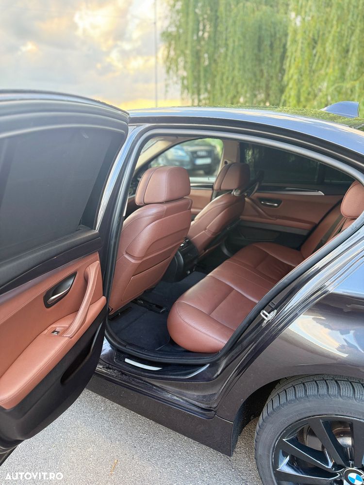 BMW Seria 5 518d Aut. Luxury Line - 14