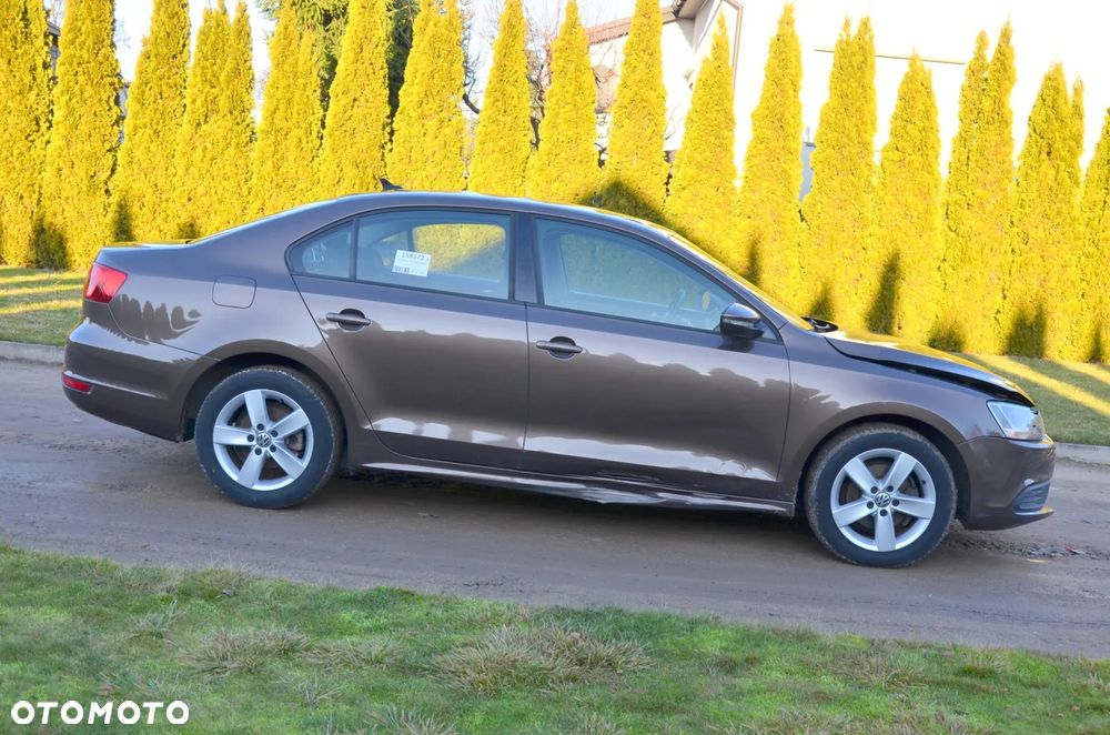 Volkswagen Jetta 1.6 TDI Blue Motion Technology Comfortline - 6