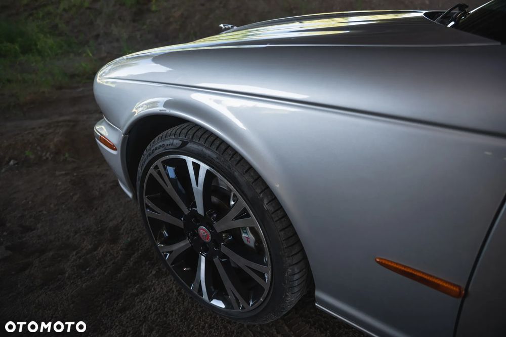 Jaguar XJR 4.2 - 19