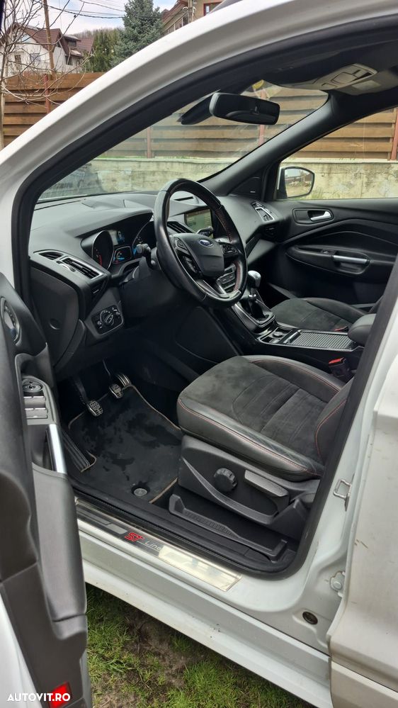 Ford Kuga 1.5 TDCi 2WD ST-Line - 9