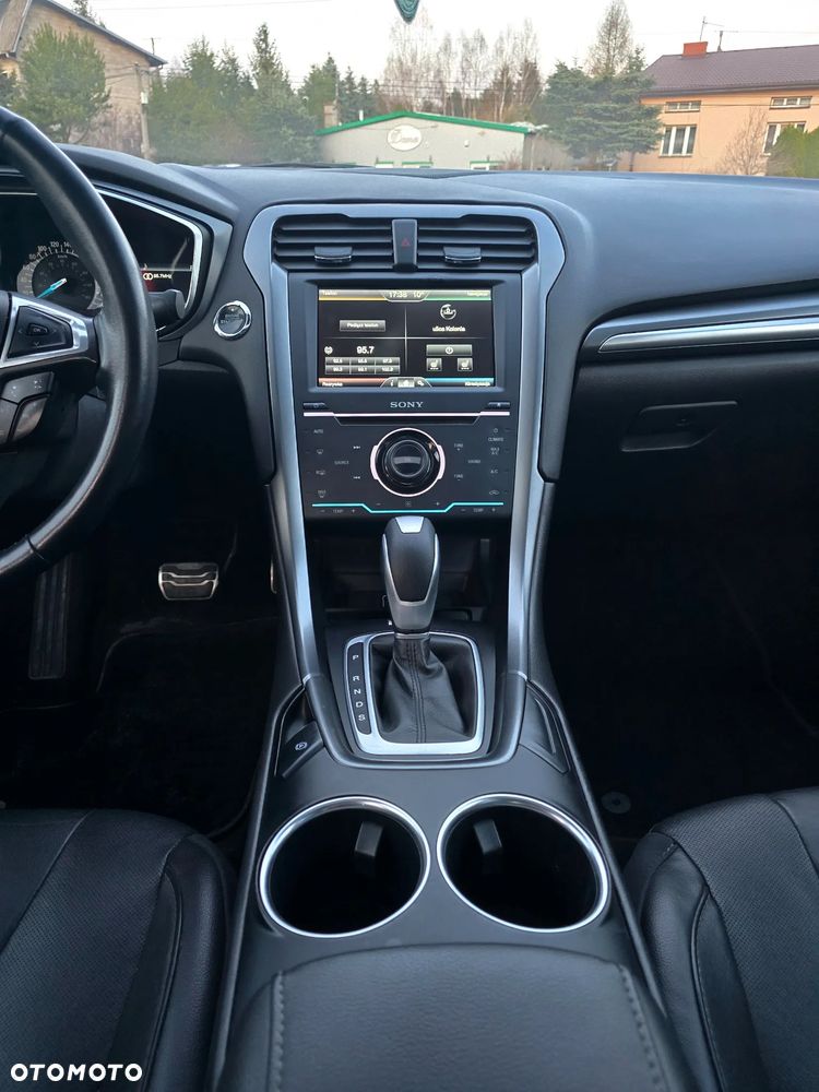 Ford Fusion - 22