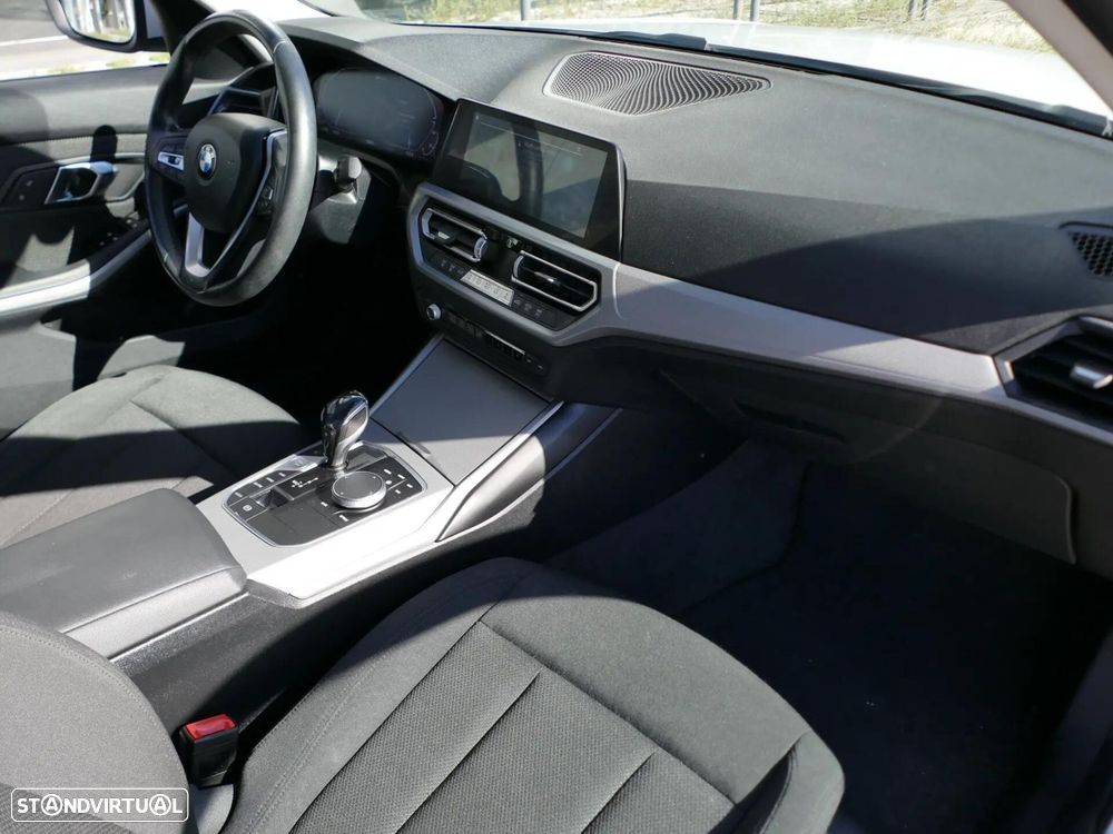 BMW 330 e iPerformance Advantage - 27