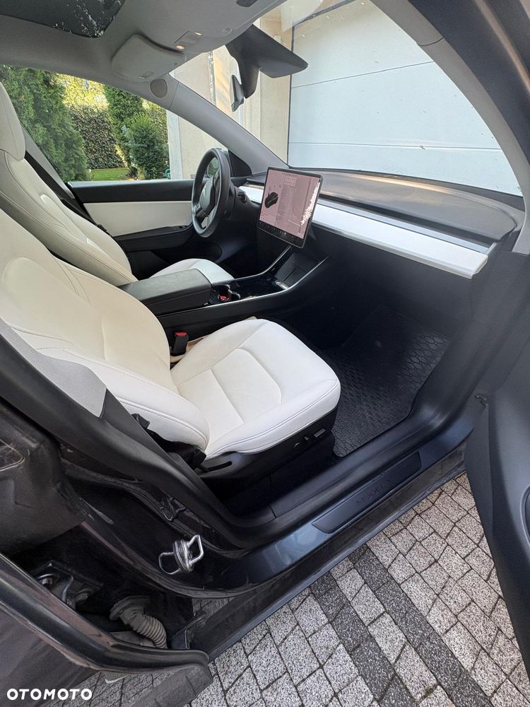 Tesla Model Y RWD - 6