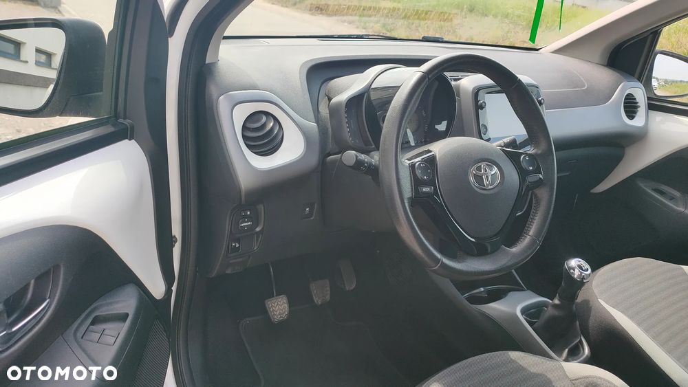 Toyota Aygo x-trend - 16