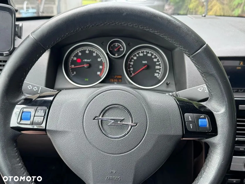 Opel Astra III GTC 1.6 Cosmo - 6