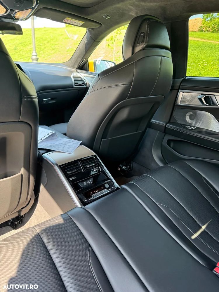 BMW M8 M850i xDrive AT - 12