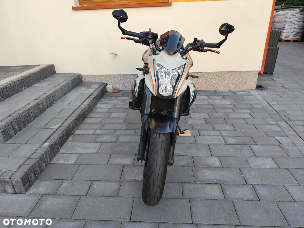 Kawasaki ER - 9