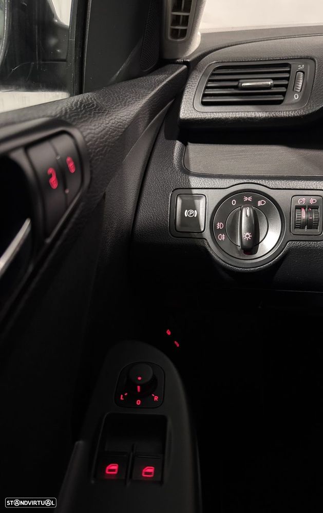 VW Passat Variant 1.6 FSi Trendline - 21