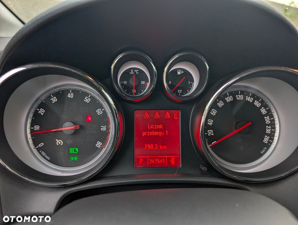 Opel Astra 1.6 T Cosmo - 7