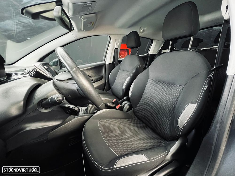 Peugeot 208 1.2 VTi SE Style - 20