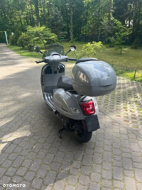 Vespa GTS - 7