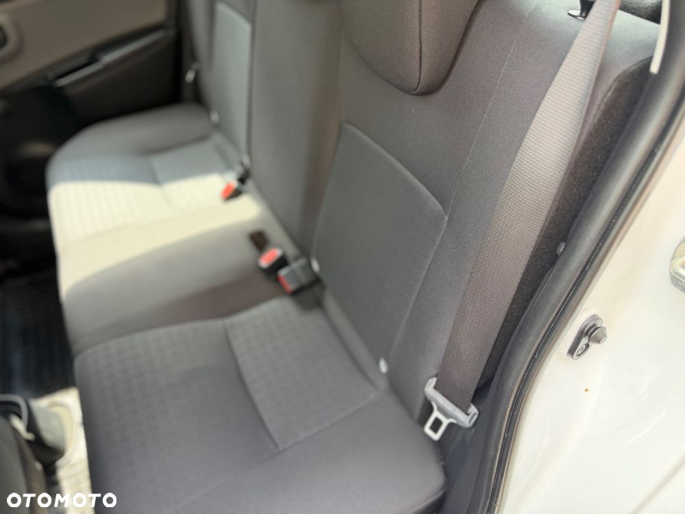 Toyota Yaris - 13