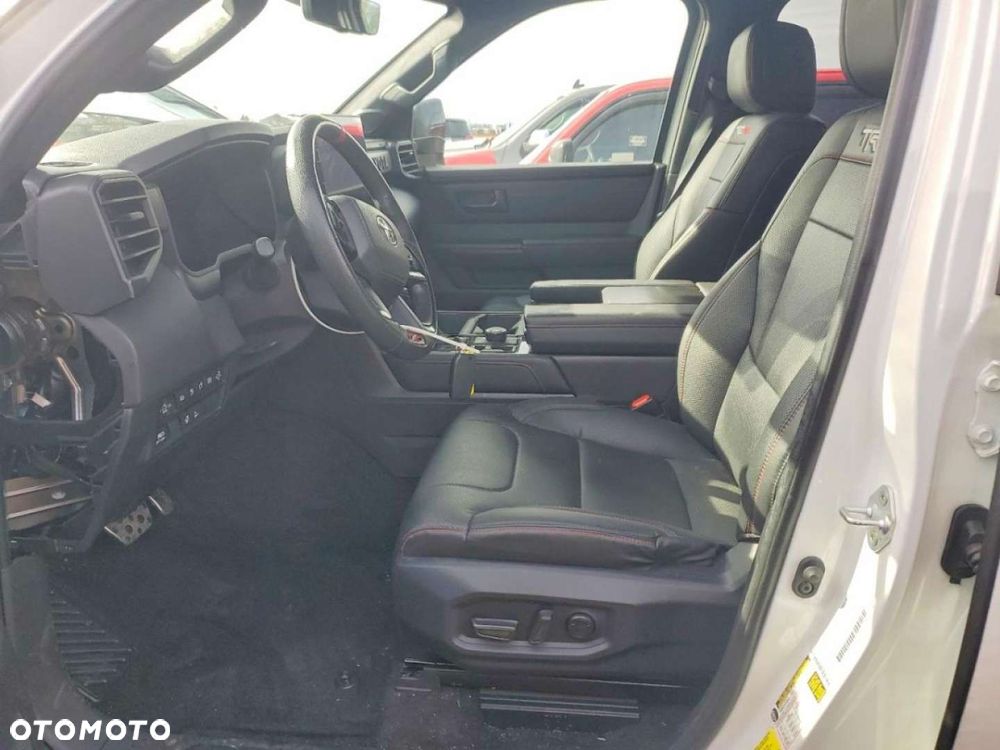 Toyota Tundra - 8