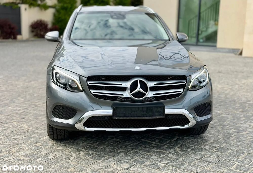 Mercedes-Benz GLC 300 4-Matic - 4