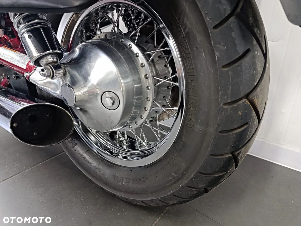 Suzuki Intruder - 12