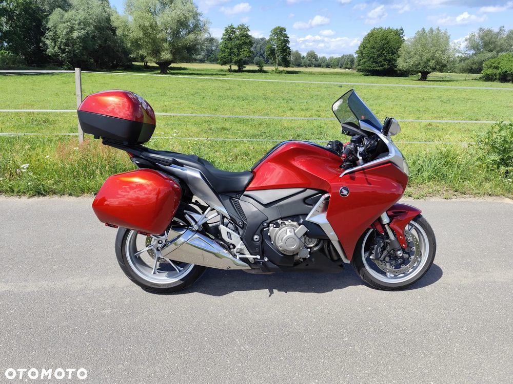 Honda VFR - 2