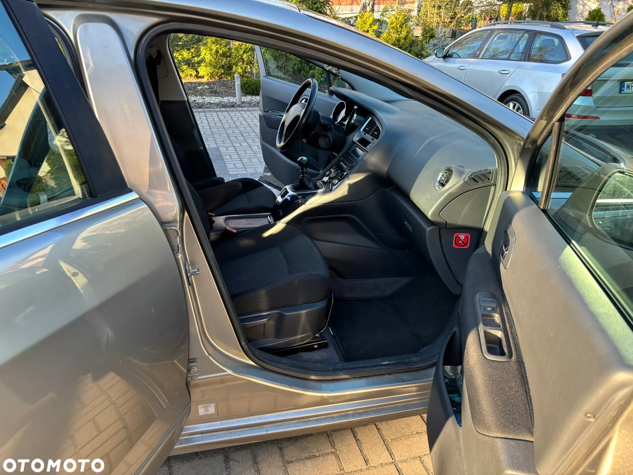 Peugeot 5008 - 8