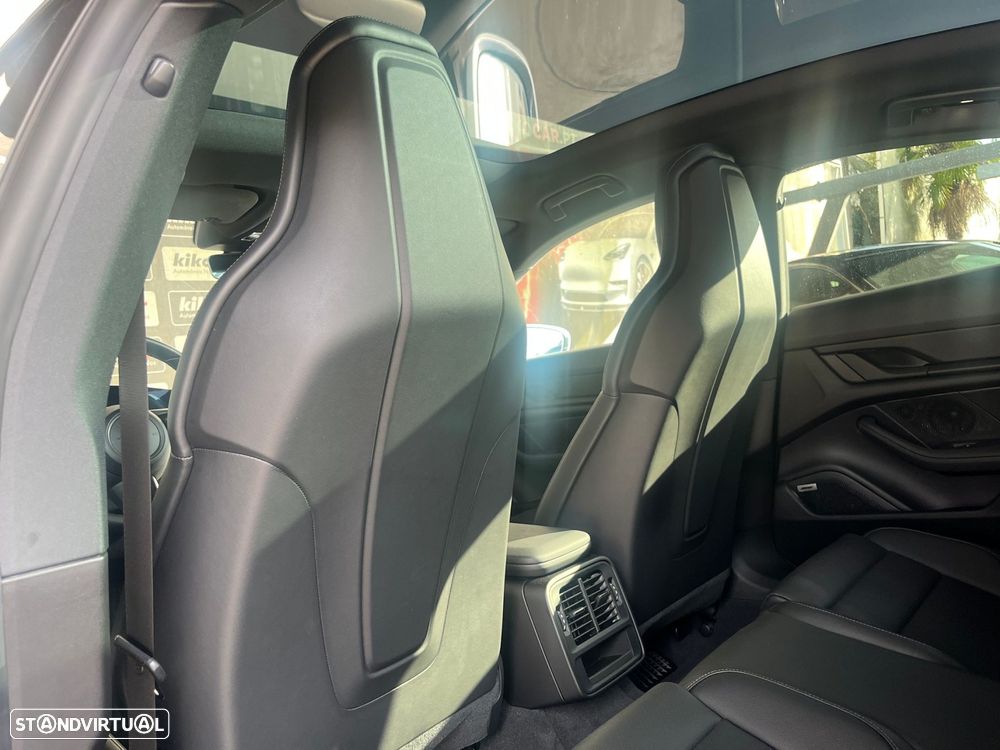 Porsche Taycan Standard - 50