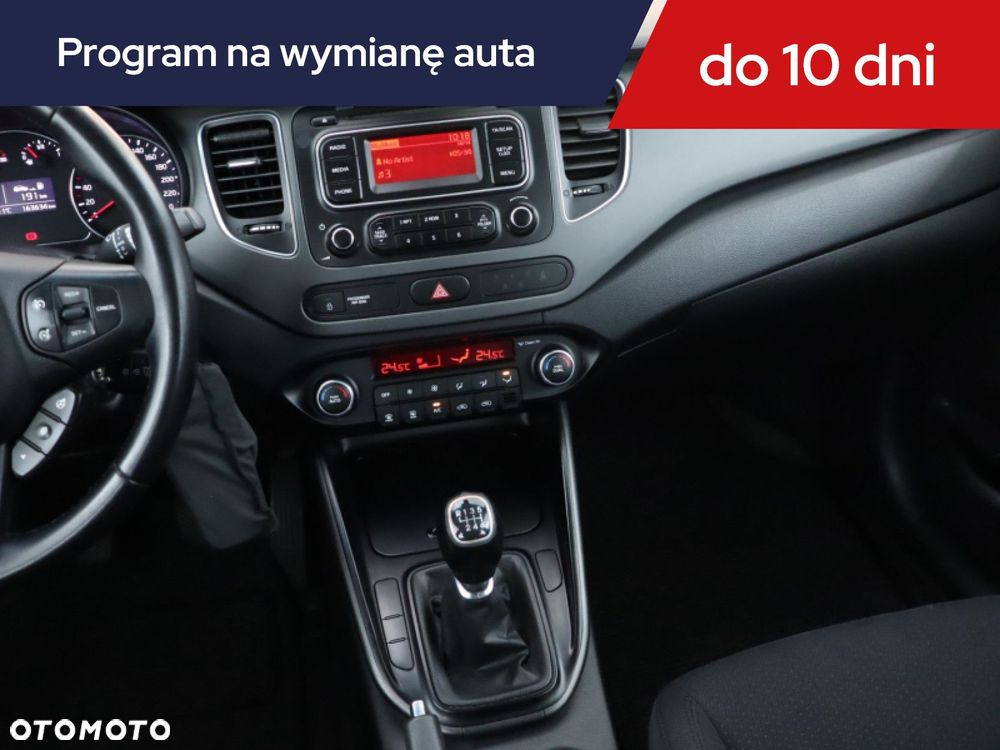 Kia Carens - 10
